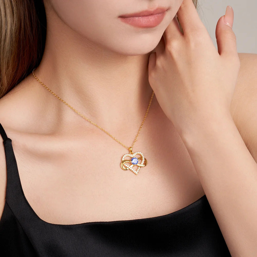 Personalized, Exquisitely Crafted Heart-Shaped Necklace, Set With a Birthstone and Engraved With Your Name, Making It a Perfect Gift For Anniversaries, Birthdays, and Valentine's Day – A Great Choice For Women.