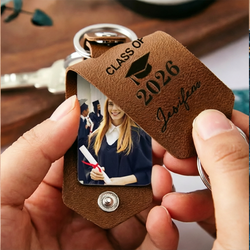 "Adventure Begins Here" Personalized Customized Graduation Photo Keychain, Suitable For Giving To The Graduating Students Around You