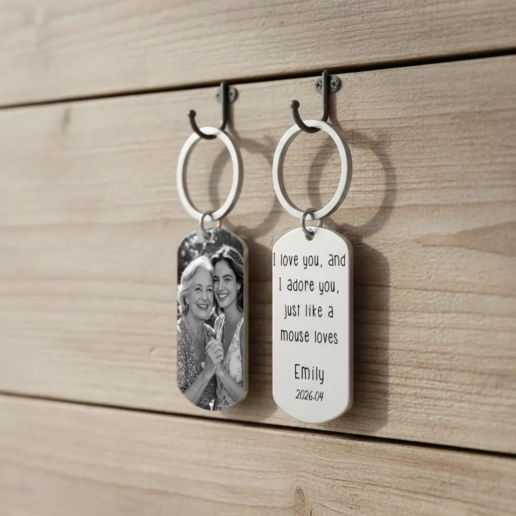 Personalized metal keychains with photos and names, suitable for use on Mother's Day, graduation season and various festivals