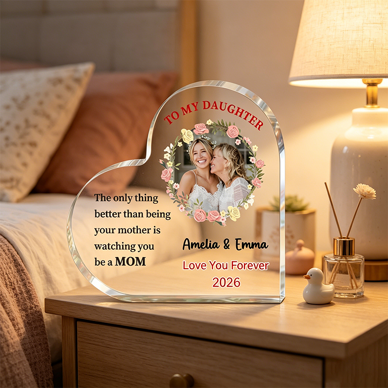 Personalized Heart-shaped Acrylic Desktop Ornament, A Gift From Mother To Daughter, Commemorating The Daughter's First Experience As A Mother.