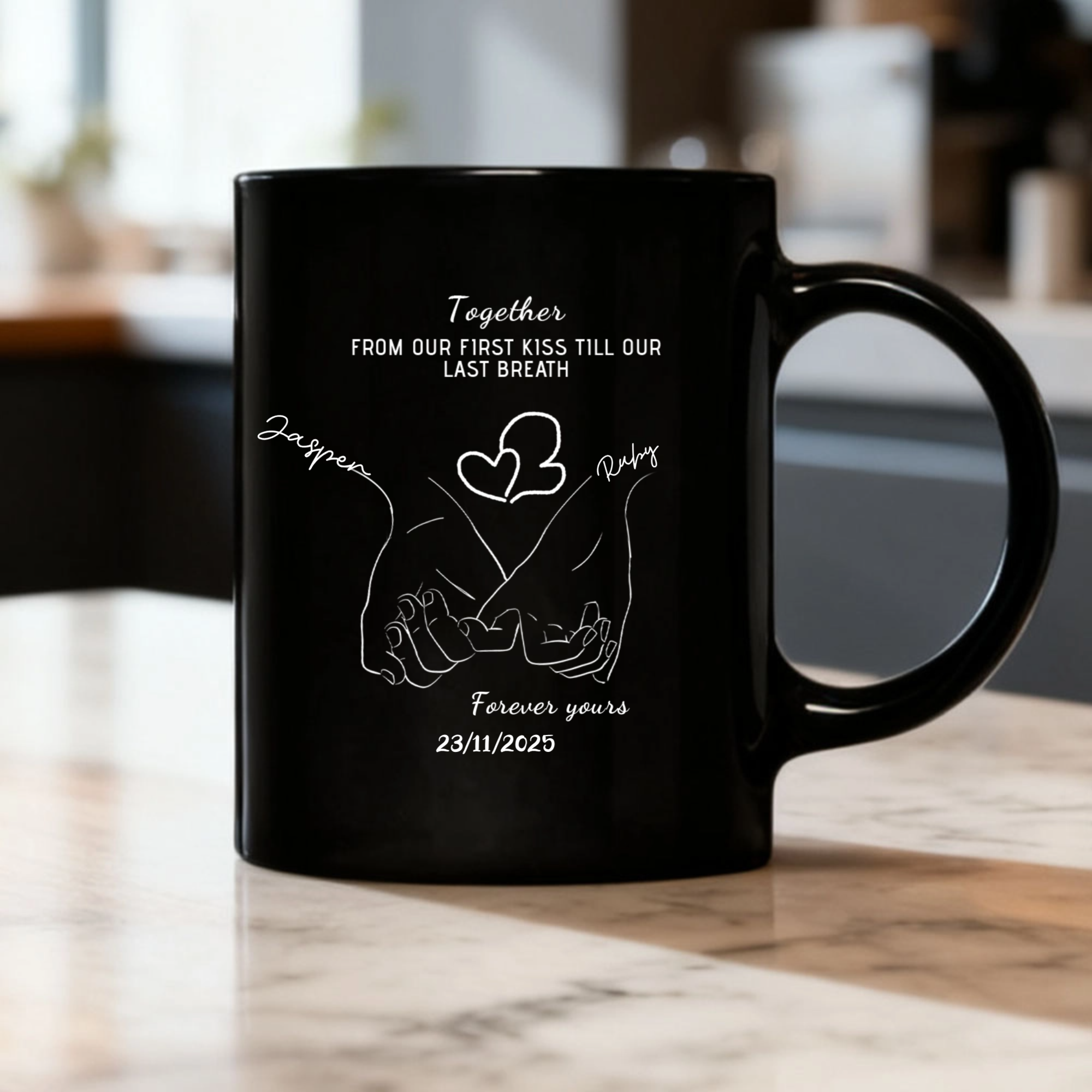 Personalized Couple Hand in Hand Mug, Gift for Couples, Lovers, Perfect for Anniversary, Valentine‘s Day, Romantic Surprise