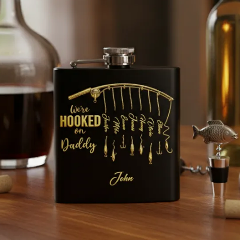 Personalized Custom Children's Name Wine Bottles, Decorated With Fishing Rod Patterns, Are The Most Special Gifts To Give To Dads Or Grandfathers On Father's Day Or Birthdays