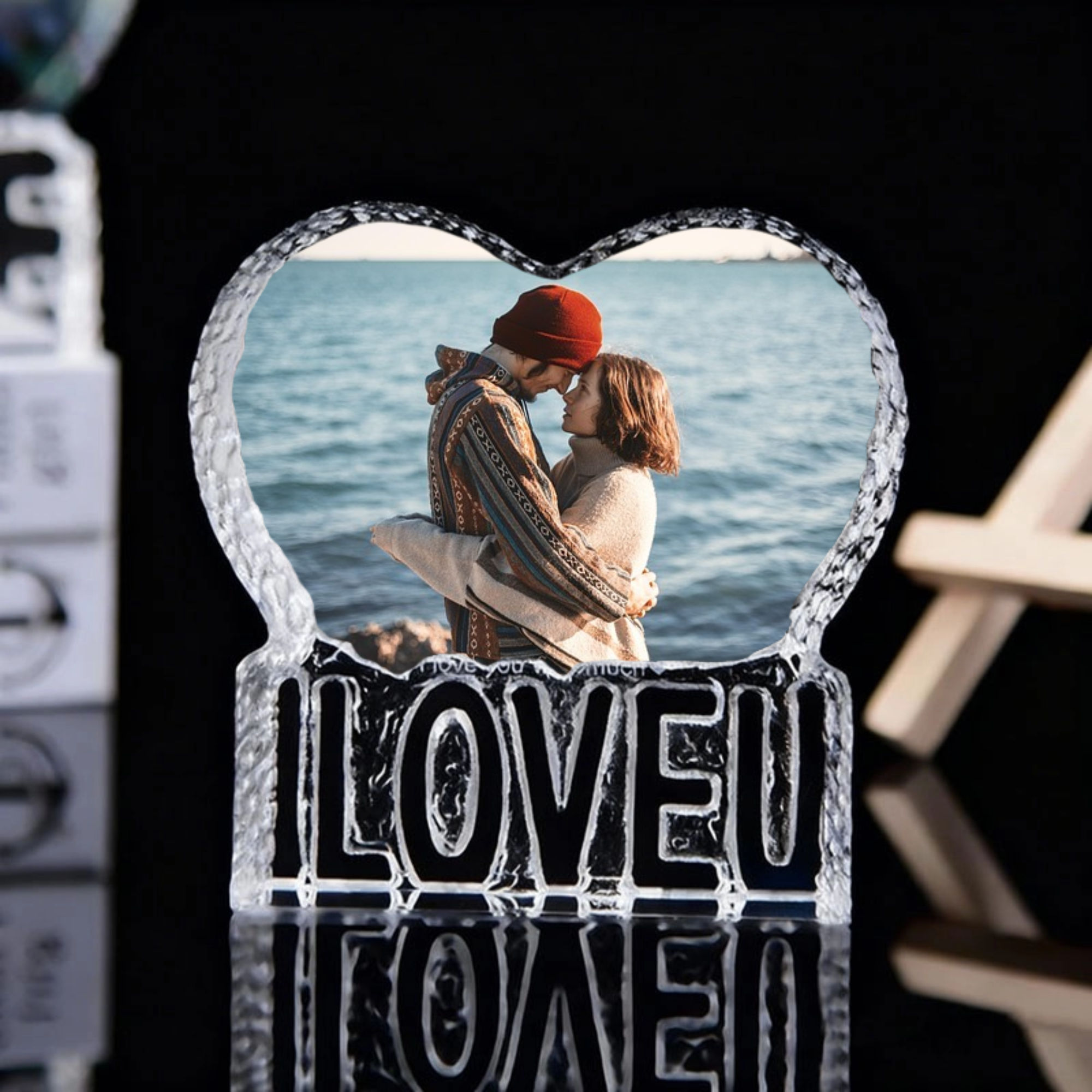 I LOVE U Heart Shape Photo Stand, Romantic Gift for Couples, Lovers, Perfect for Anniversary, Valentine‘s Day, Wedding Celebration