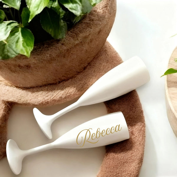 Personalized White Plastic Champagne Flutes, Elegant Wedding Gift for Couples and Guests, Wedding Reception and Special Occasions